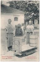 1911 Pöstyén, Piestany; "Az iszap forró!!!" fürdőházi munkások iszappal. Gipsz H. kiadása / Der Schlamm ist heiss!!! / "The mud is hot!!!" spa, workers of the mud bath (EK)