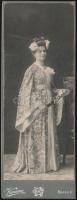 cca 1905 Hölgy jelmezben, keményhátú fotó Knauer György brassói műterméből, 16×6 cm