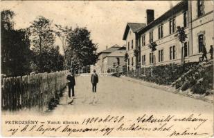 1904 Petrozsény, Petrosani; vasútállomás. Herz Arnold és Grausam Károly kiadása / railway station (szakadás / tear)