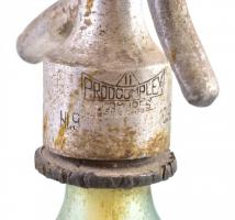 cca 1930-1940 2 db régi román szódásüveg, anyagában színezett, kopásnyomokkal, m: 33 cm