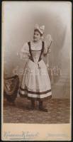 cca 1895 Lány jelmezben, keményhátú fotó Krauss és Klapok temesvári műterméből, 21,5×11 cm