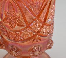 Dekoratív, irizáló színes üveg váza és kehely, anyagában színezettek, kis kopással, karcolásokkal, m...