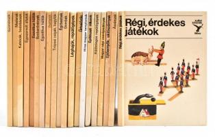 Búvár Zsebkönyvek 12 kötete, és a Kolibri Könyvek 8 kötete Bp.,1972-1989,Móra. Kiadói kartonált papírkötés, változó állapotban közte kissé kopott borítójú, de jó állapotú is, egy hullámos lapokkal.