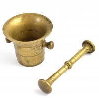 Réz mozsár törővel, kopásnyomokkal, m: 10,5 cm, h: 19 cm