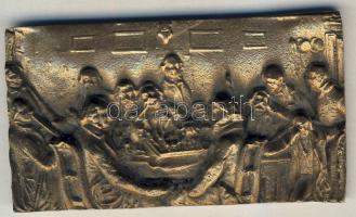 cca 1880. Sakkozókat ábrázoló szögletes Br kisplasztika T:2/3+