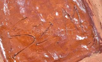 SZM jelzéssel: Kék ruhás lány, mázas fali kerámia kép, kis mázhibákkal, 19×15 cm