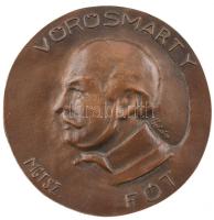 Vörösmarty portréja, bronz kisplasztika, jelzett, MGTSZ FÓT felirattal, d: 12,5 cm