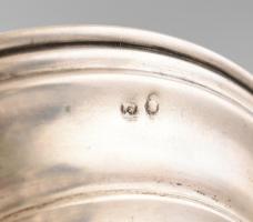 Ólomkristály asztali üvegtál, ezüst(Ag) talppal, jelzett, kis csorbával, d: 15,5 cm