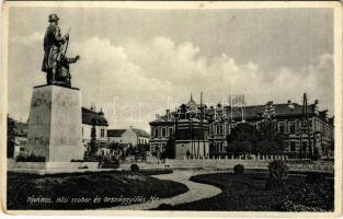 Tata, Tata-Tóváros; Országgyűlés tér, Hősök szobra, emlékmű. Lindenberg Adolf kiadása (kopott sarkak / worn corners)