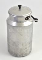 Régi alumínium tejes kanna fa fogóval, 3 literes, kopásokkal, m: 27 cm, d: 12 cm