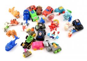 Kinder játék figurák gyűjteménye, kb 20db