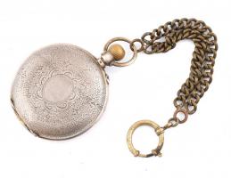 Remontoir zsebóra. Ezüstözött fém tokkal, hibátlan számlappal, működő, jó állapotban, fém lánccal. d...