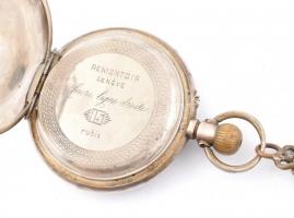 Remontoir zsebóra. Ezüstözött fém tokkal, hibátlan számlappal, működő, jó állapotban, fém lánccal. d...