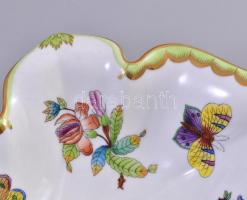 Herendi Viktória mintás leveles kínáló tál, kézzel festett, jelzett, kis kopásnyomokkal, 25,5x23 cm