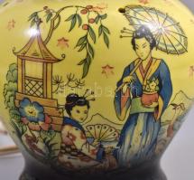 Elka távol-keleti mintás porcelán testű lámpa, matricás, jelzett, kis kopással, nem kipróbált, m: 15...