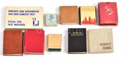 10 db-os vegyes minikönyv tétel, közte A Magyar Népköztársaság alkotmánya papír díszdobozban és egy üres mini notesz
