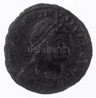 Római Birodalom / Siscia / II. Constantinus 334-335. AE3 Cu (2,02g) T:2,2- Roman Empire / Siscia / Constantinus II 334-335. AE3 Cu CONSTANTINVS IVN NOB C / GLOR-IA EXERC-[ITVS] - Epsilon SIS (2,02g) C:XF,VF RIC VII 220.