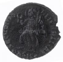 Római Birodalom / Siscia / I. Valentinianus 364-375. AE3 Cu (3,03g) T:2,2-
Roman Empire / Siscia / ...