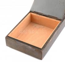 Iparművész réz zenélő doboz fa betéttel és plasztikus kagyló díszítéssel, zenélő gépezet nem működik...