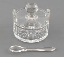 Metszett üveg cukortartó kanállal, apró csorbákkal és kopásnyomokkal, d: 6,5 cm, m: 6 cm