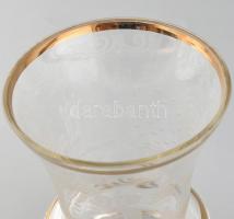 Emlékpohár galambos, virágos díszítéssel. Metszett, aranyozott, hibátlan. m:11,5 cm