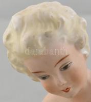 Schaubachkunst porcelán kisfiú myuszival, kézzel festett, jelzett, kis kopásnyomokkal, m: 13,5 cm