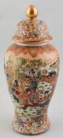 Royal Satsuma kínai porcelán urnaváza fedéllel, részben kézzel festett, sérült, repedésekkel, m: 31,5 cm
