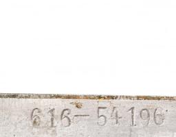 "Menetközben fel- vagy leszállni tilos.", régi villamos fém tábla, hátulján sorszámmal jel...