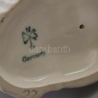 Ens kakadu, kézzel festett, jelzett, farkánál sérült és hiányos, m: 13 cm, h: 12 cm