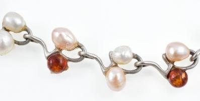 Ezüst(Ag) borostyánnal és tenyésztett gyönggyel, jelzett, h: 18,5 cm, bruttó: 12,8 g