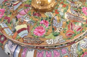 Kínai porcelán virágmintás húsos tál + leveses tál, kézzel festett, jelzett, kopásnyomokkal, 29×23 c...