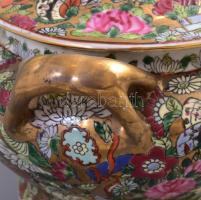 Kínai porcelán virágmintás húsos tál + leveses tál, kézzel festett, jelzett, kopásnyomokkal, 29×23 c...