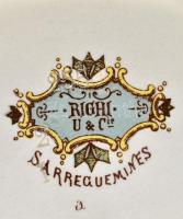 Sarreguemines Righi fajansz tál. Kézzel festett, jelzett, kis kopásokkal. 23x17 cm