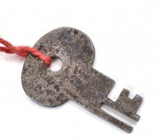 Fonciére fém persely, kulcsával. m: 12 cm