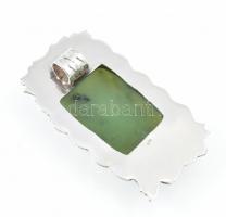 Ezüst (Ag) medál. Nefrit jáde kővel. 55 mm, m 14,5 g