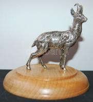 Ezüst szarvas 240 gramm (hátsó lábán fémjelzett) 12 cm magas