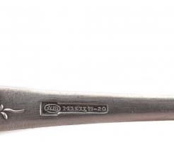 Szovjet ezüstözött alpakka evőeszköz készlet, 6 személyes, jelzettek, hiányos, tartódobozban, 35x33x...