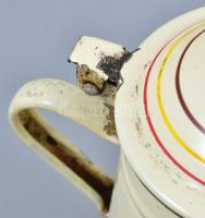 Zománcozott fém teáskanna, jelzett, lepattanásokkal, kopásnyomokkal, kisebb rozsdafoltokkal, m: 18 c...