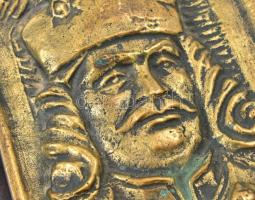 Baróthi Ádám (1945- ): II. Rákóczi Ferenc. Bronz fali plakett fa talapzaton, jelzett, hátoldalán fel...