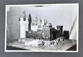 Várak makettjeinek fotóit tartalmazó fotóalbum, 17 db fotóval, 10×15 cm