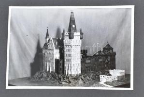 Várak makettjeinek fotóit tartalmazó fotóalbum, 17 db fotóval, 10×15 cm