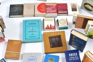 Nagy vegyes minikönyv tétel, kb. 50 db, vegyes témákkal, közte számos számozott példánnyal