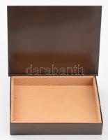 Tűzzománccal díszített réz doboz, fa betéttel, 12x10x2 cm