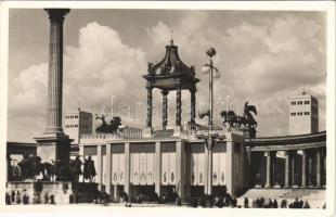 1938 Budapest XXXIV. Nemzetközi Eucharisztikus Kongresszus főoltára / 34th International Eucharistic Congress, main altar