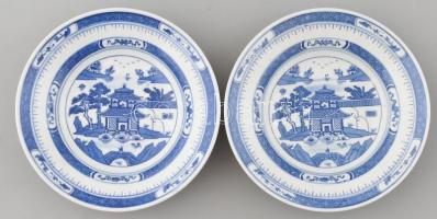 2 db kék mintás kínai porcelán tányér, kézzel festettek, jelzettek, kisebb kopásnyomokkal, d: 20 cm