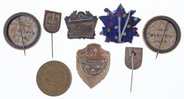 Vegyes 7db-os jelvény és 1db-os emlékérem tétel, benne VII. Eduárd és Dániai Alexandra királynét ábr...