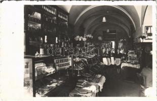 Kolozsvár, Cluj; Fábián cukrászata, cukrászda, belső, Gerbeaud bonbonok. Unió utca 10. / confectionery shop interior. photo