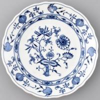 Eichwald porcelán tányér, máz alatti kék festéssel, jelzett, apró kopásnyomokkal, árucímke maradvánnyal, d: 25 cm