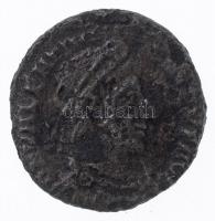 Római Birodalom / ? / I. Valentinianus 364-375. Follis Br (2,40g) T:2-,3 Roman Empire / ? / Valentinianus I 364-375. Follis Br DN VALENTINI[-ANVS] PF AVG / [SECVRITAS] REIPVBLICAE - [...] (2,40g) C:VF,F