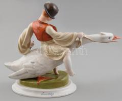 Herendi porcelán Ludas Matyi, kézzel festett, jelzett (Lux Elek), kis kopásnyomokkal, 25x11,5x20 cm